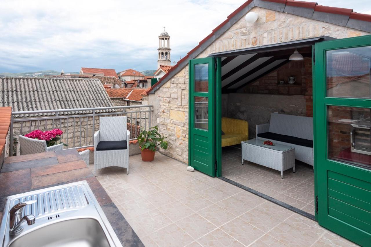Guesthouse NINA Kaštel Novi Eksteriør billede