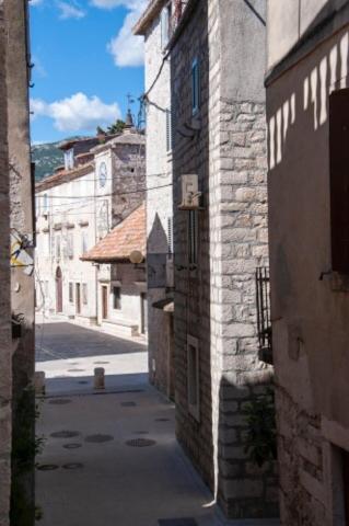 Guesthouse NINA Kaštel Novi Eksteriør billede