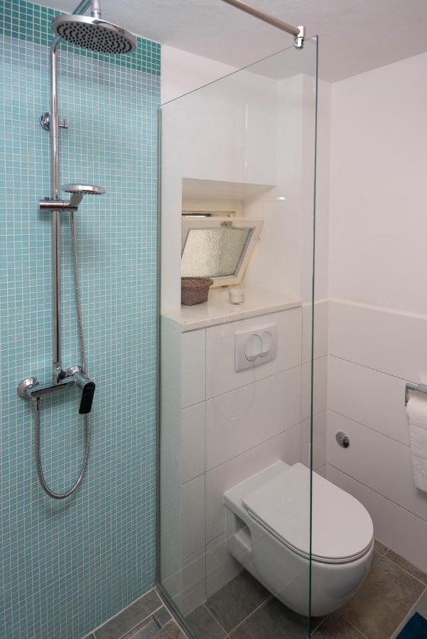 Guesthouse NINA Kaštel Novi Eksteriør billede