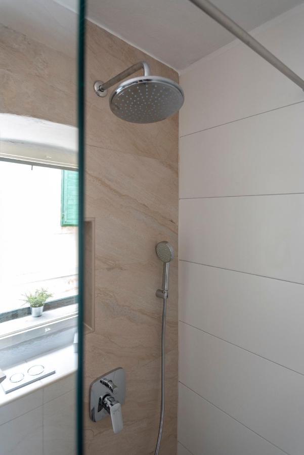 Guesthouse NINA Kaštel Novi Eksteriør billede