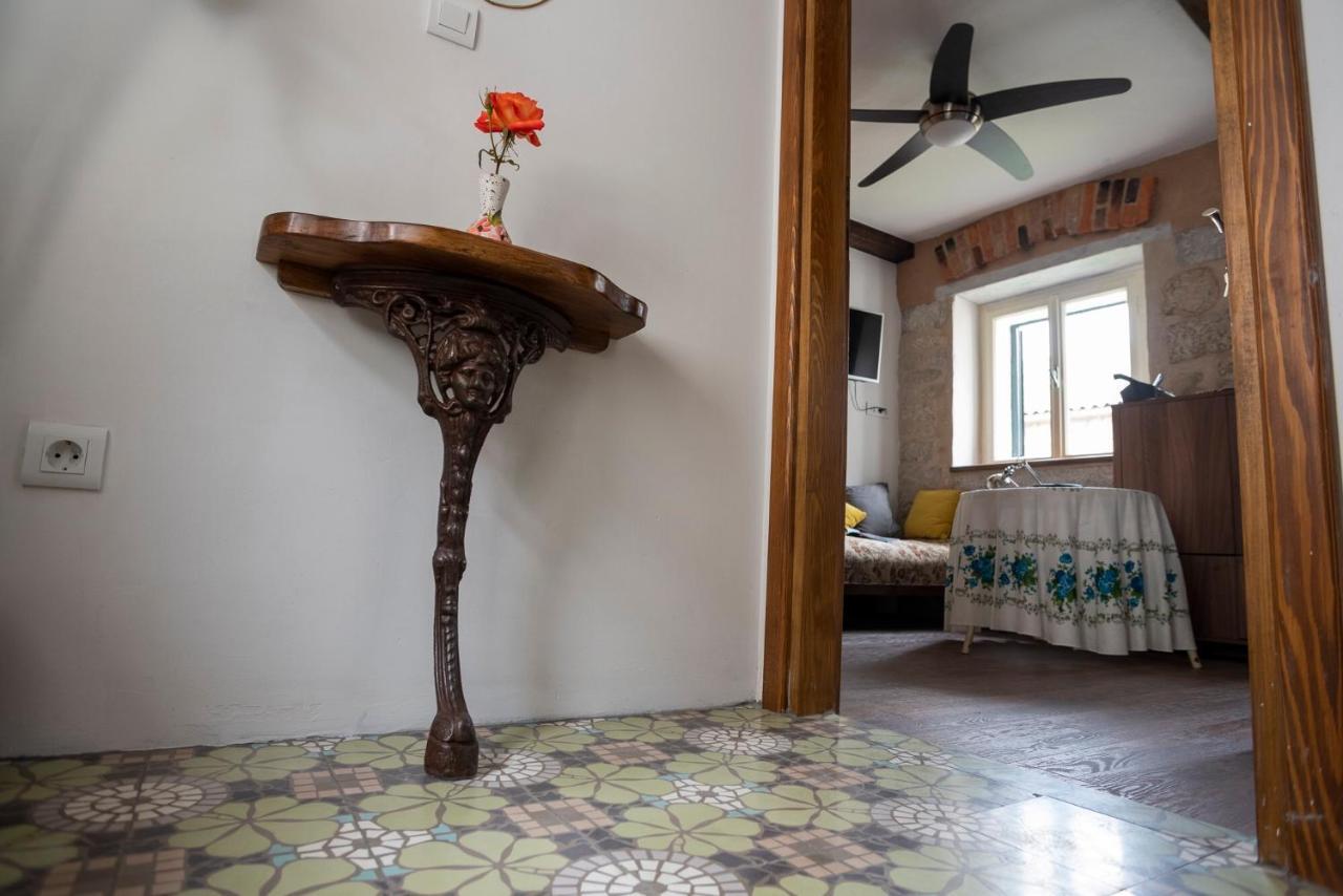 Guesthouse NINA Kaštel Novi Eksteriør billede