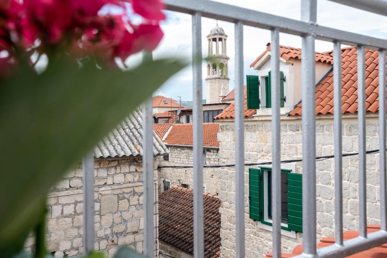Guesthouse NINA Kaštel Novi Eksteriør billede